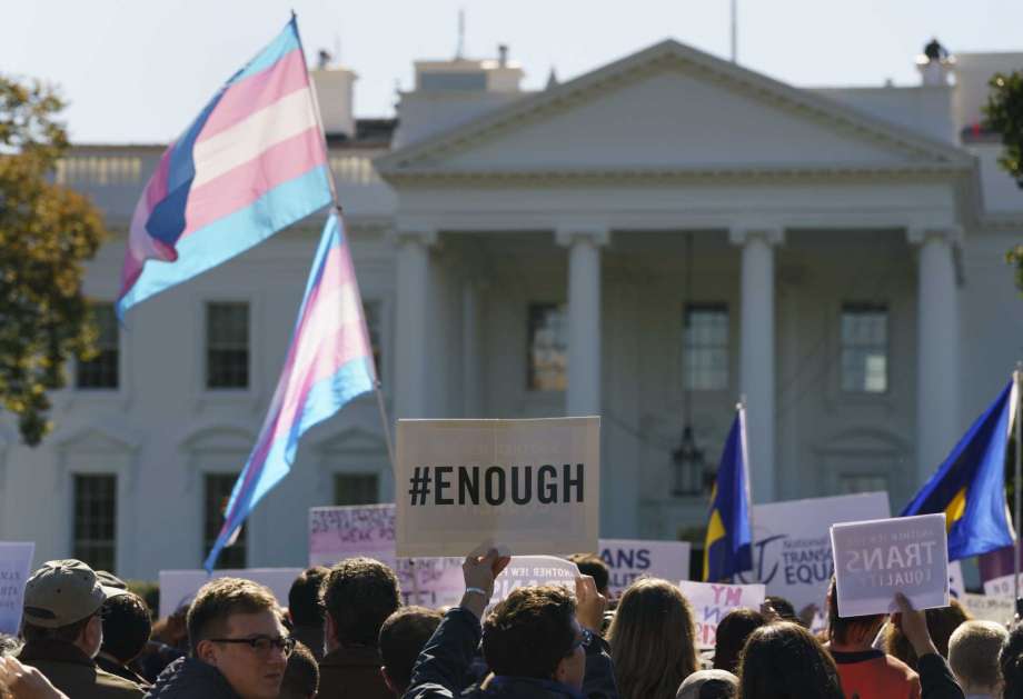 Підтримати не можна заборонити: коли США визначиться з гендерною політикою?